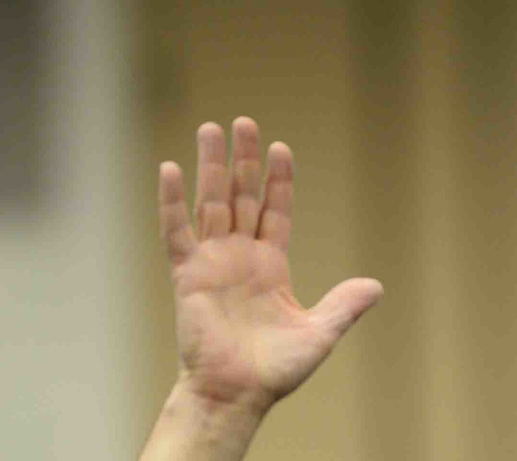 A mano libera.