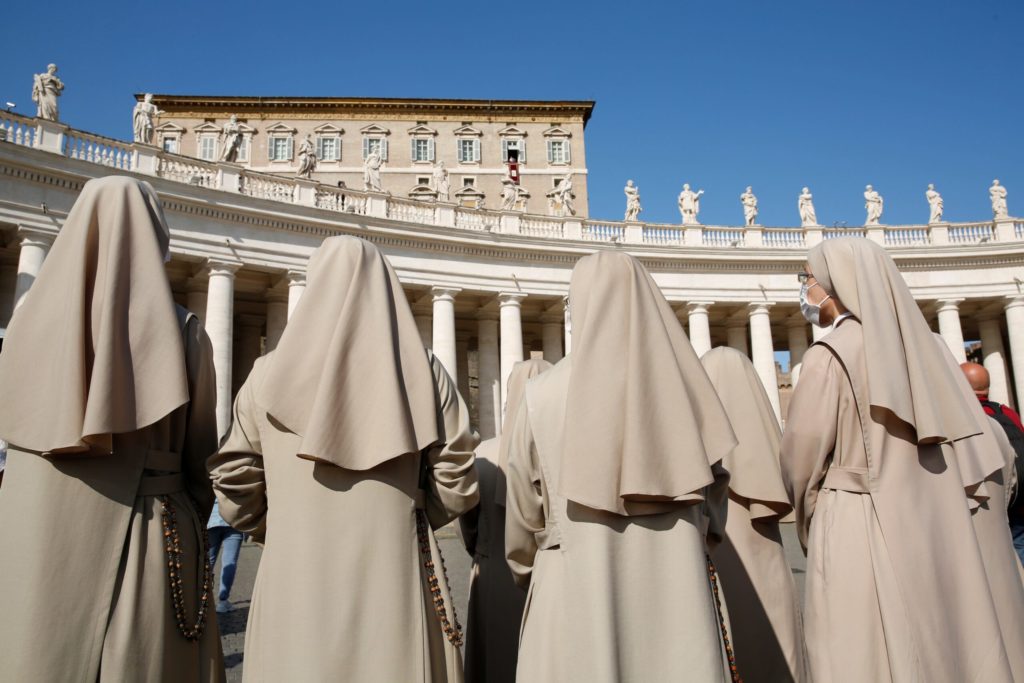 "Authenticum charismatis" e istituti di vita consacrata