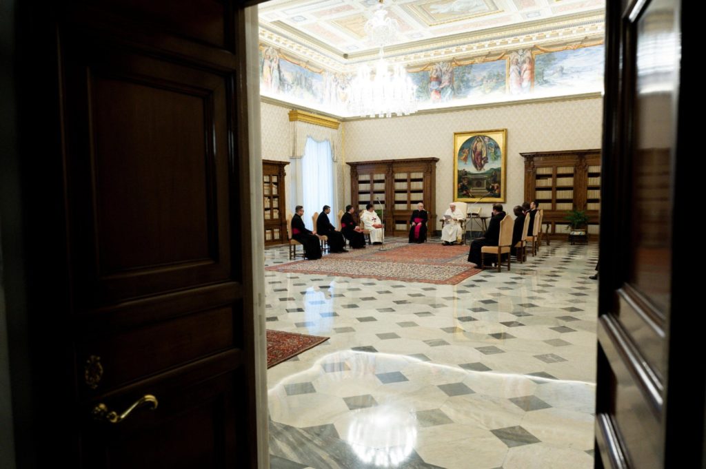 Il Papa all'udienza: "Vi assicuro la mia preghiera per la Nigeria".