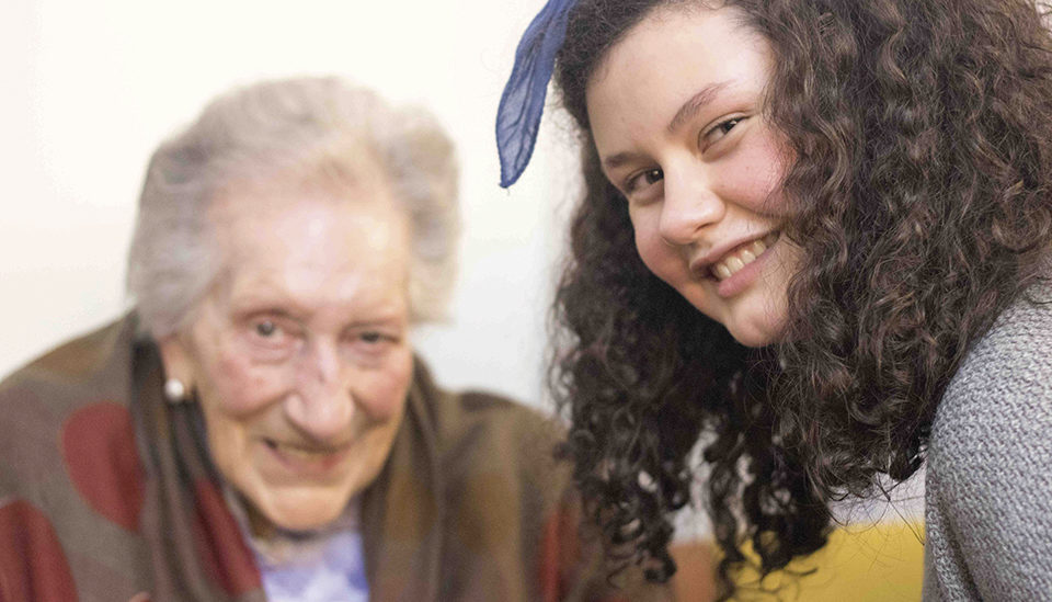 Rencontres entre jeunes et vieux. Connecter les générations