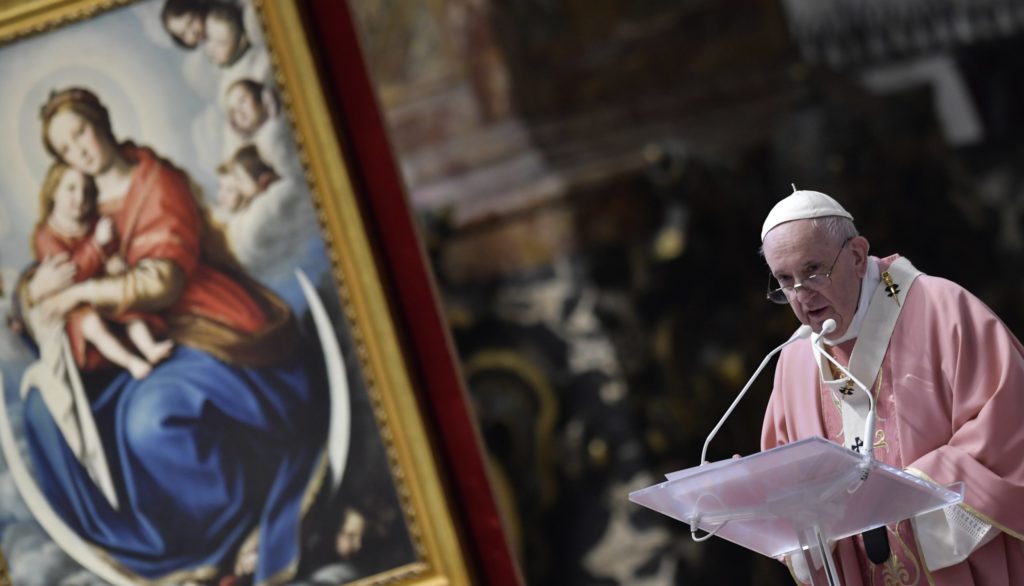 «La Virgen María ha estado presente en los días de pandemia, con su ternura materna»