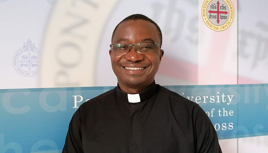 Un sacerdote con el sueño de contribuir a la justicia y la paz en Togo