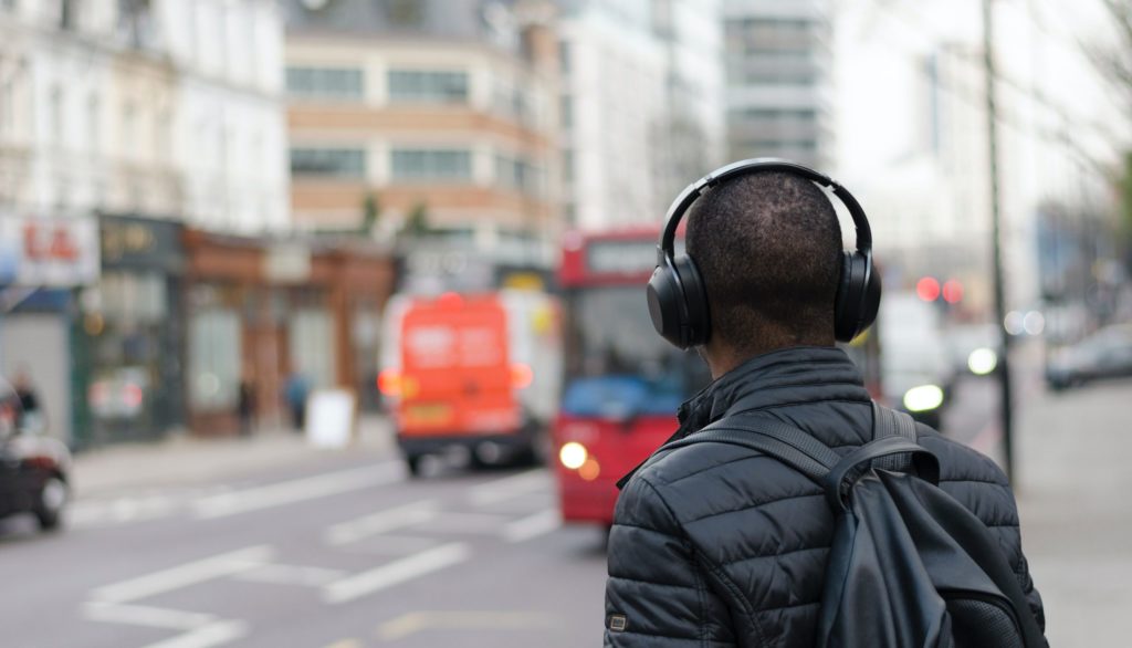 10 minutes avec Jésus : Un audio qui parle de Jésus.