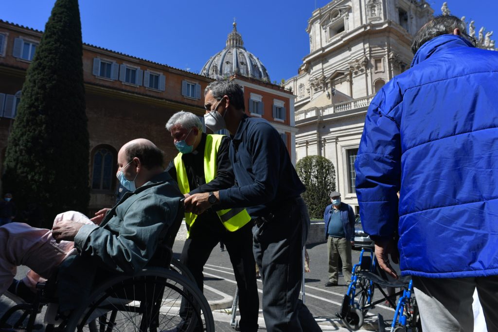 Llega la segunda dosis de la vacuna a los pobres del Vaticano