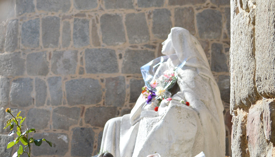 St. Teresa of Jesus "knew how to transfer heaven to earth, making her life a dwelling place of God".