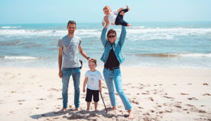famiglia in spiaggia