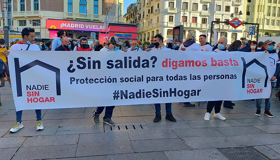 Os sem-abrigo e as organizações denunciam os obstáculos à saída dos sem-abrigo