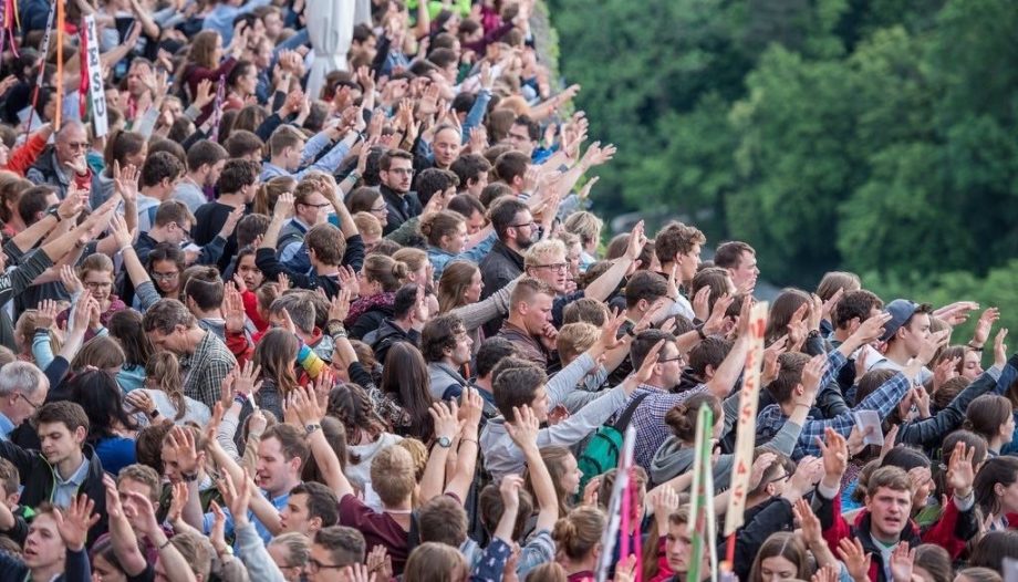 Niemand "evangelizes" so successfully, as young people