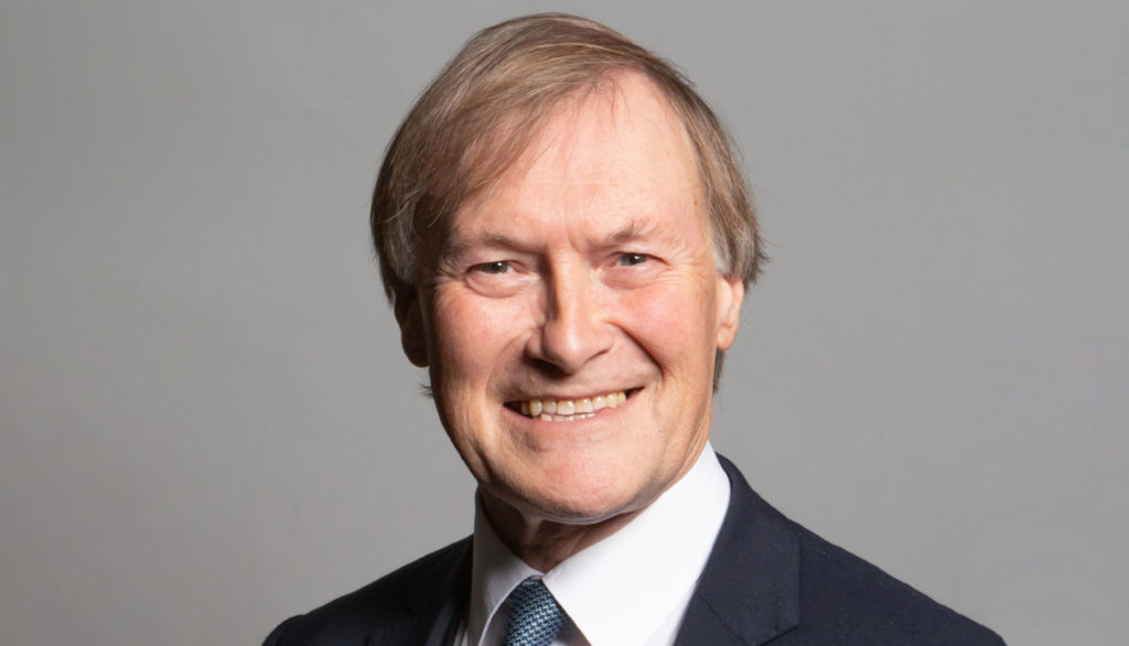 Sir David Amess, quando o ruído da política pára