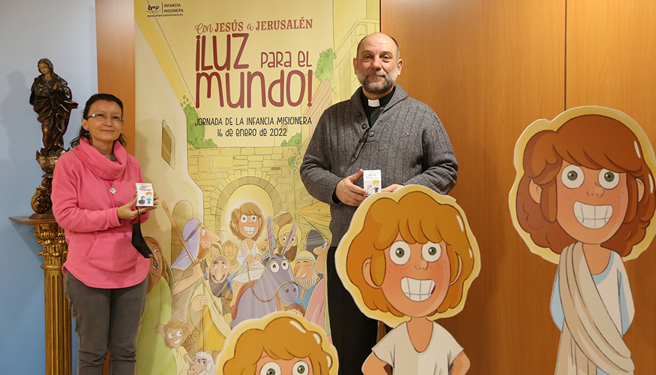 Missionary childhood: "Jenet, Michelle and Íscar represent all the children of the world".