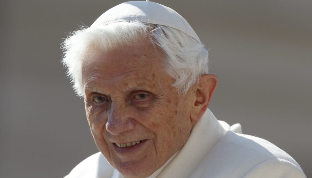 Benedikt XVI. drückt sein Bedauern aus, weist aber alle Anschuldigungen zurück