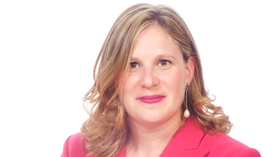 Pilar Arias: «Una campaña de captación de suscripciones debe ir acompañada de menor ´agresividad` al pasar el cestillo»