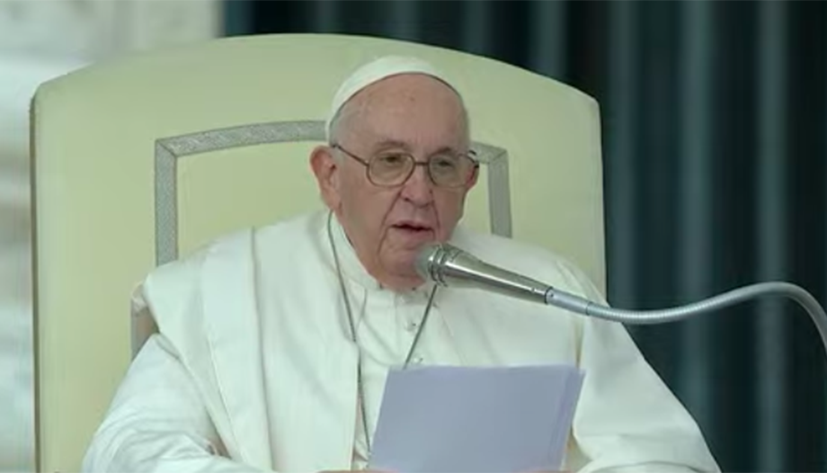 Pope Francis: "Dialogue is the oxygen of peace".