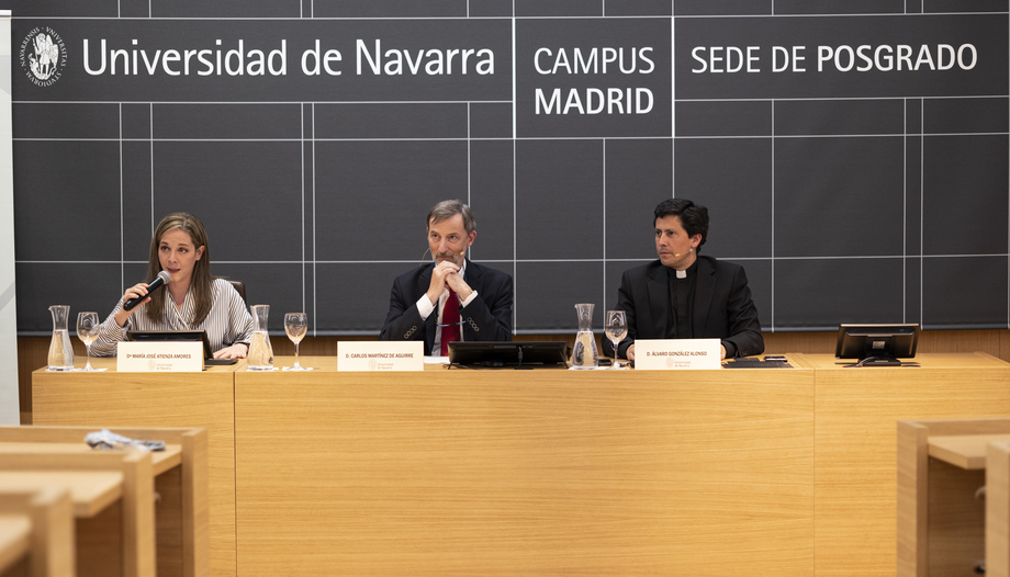 Martínez de Aguirre: «Facilitar el divorcio cambia la visión del matrimonio»