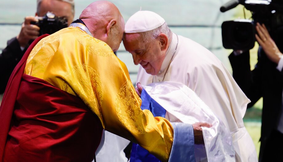 Francisco na Mongólia defende o bem e a harmonia das religiões