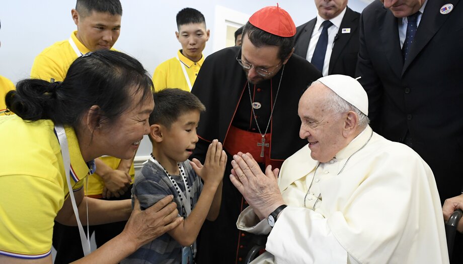 O Papa deixa a Mongólia na Casa da Misericórdia e olha para a China