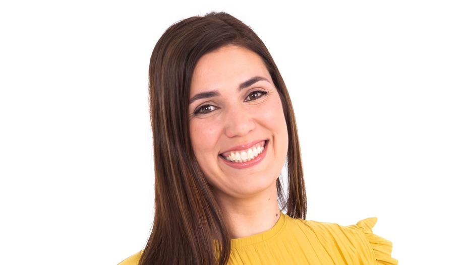 Ana, from "Madre no hay más que una": "I do not realize myself: I am in relation to others".