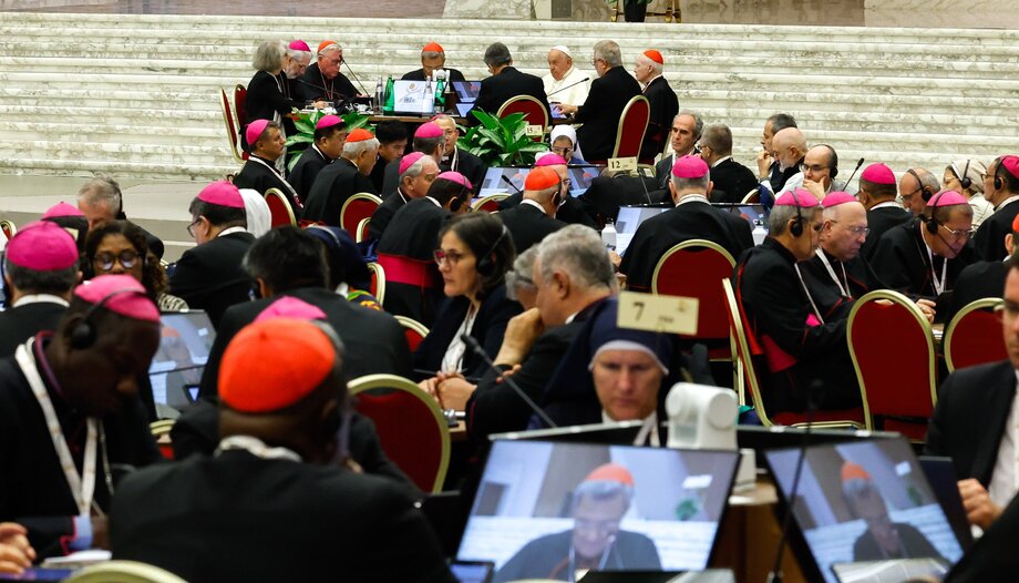 The Second Session of the Synod aims to be "a service of the Church to the world".