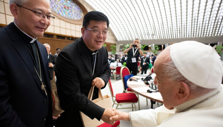 Il Papa ci invita a chiederci "a cosa è attaccato il nostro cuore".