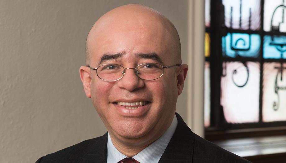 Hosffman Ospino: “La presencia de los hispanos da vida a la Iglesia”