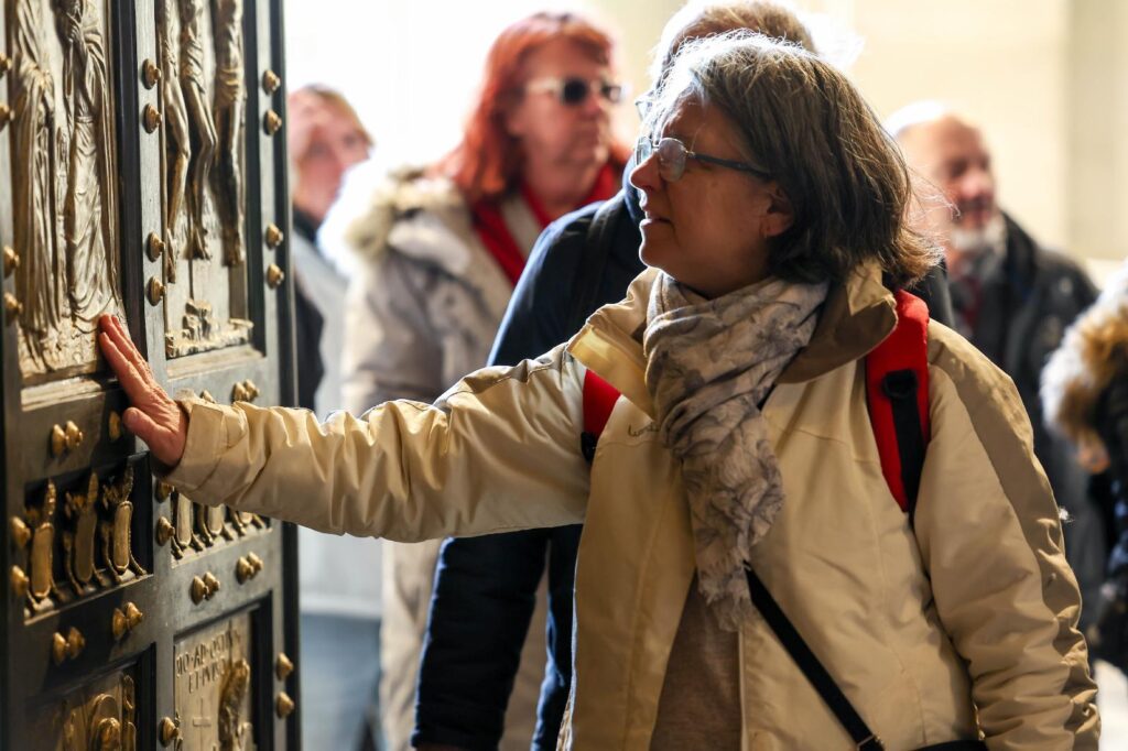 Un demi-million de pèlerins ont déjà franchi la Porte Sainte de Saint-Pierre.