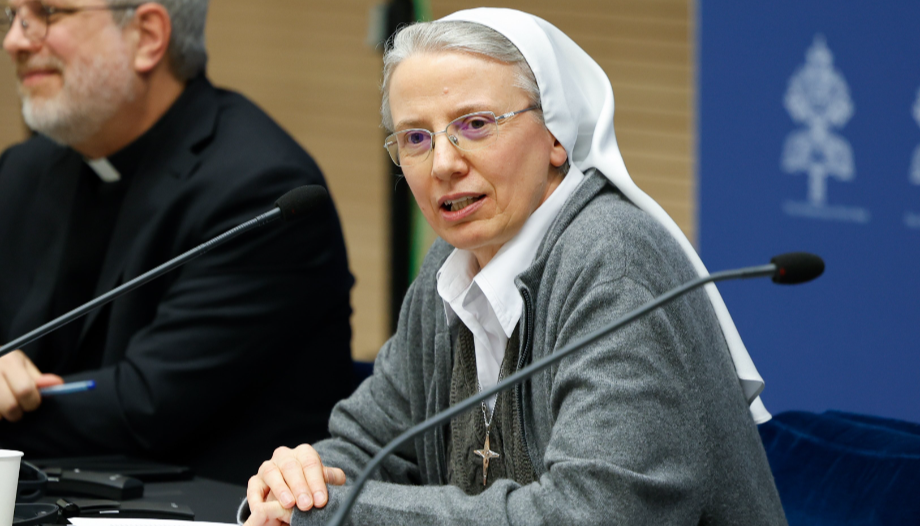 Une femme, Simona Brambilla, est nommée pour la première fois préfet d'un dicastère du Vatican.