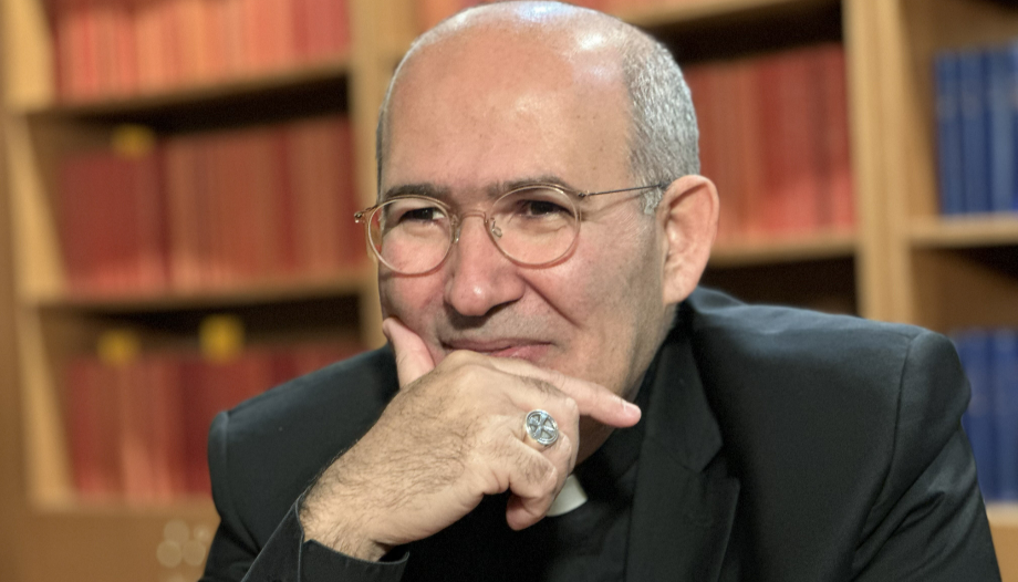Cardenal Tolentino: “Necesitamos alianzas, no trincheras”