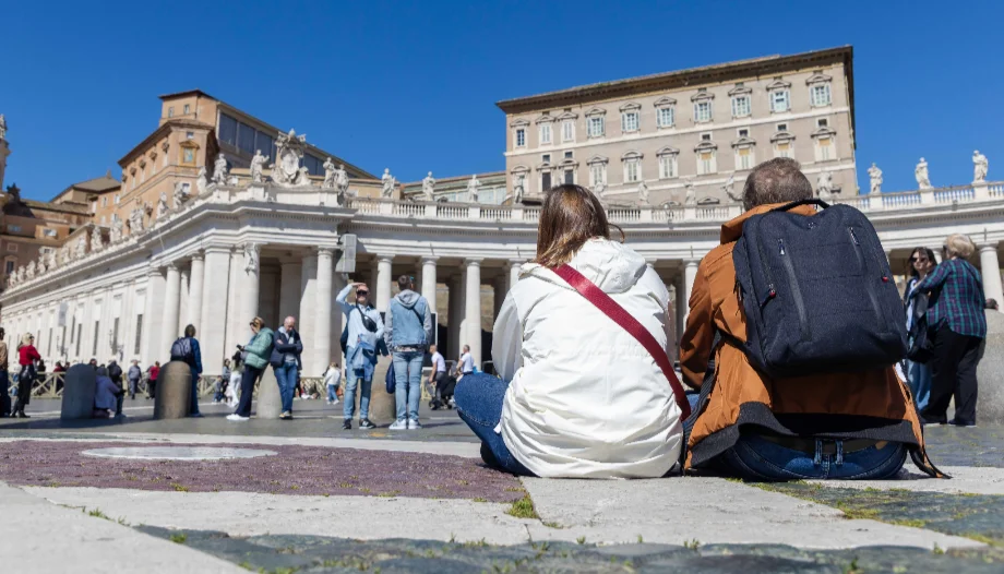 Pope improves and may greet the Angelus on Sunday
