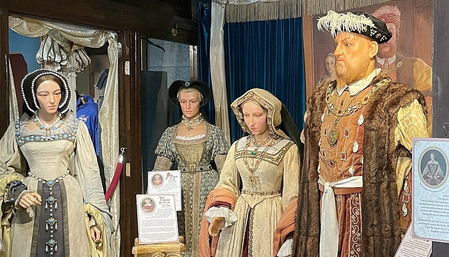 Henrique VIII com algumas das suas seis esposas, num museu de cera da Florida.