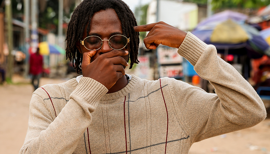Yal Le Kochbar : "Mes chansons portent les blessures et l'espoir".