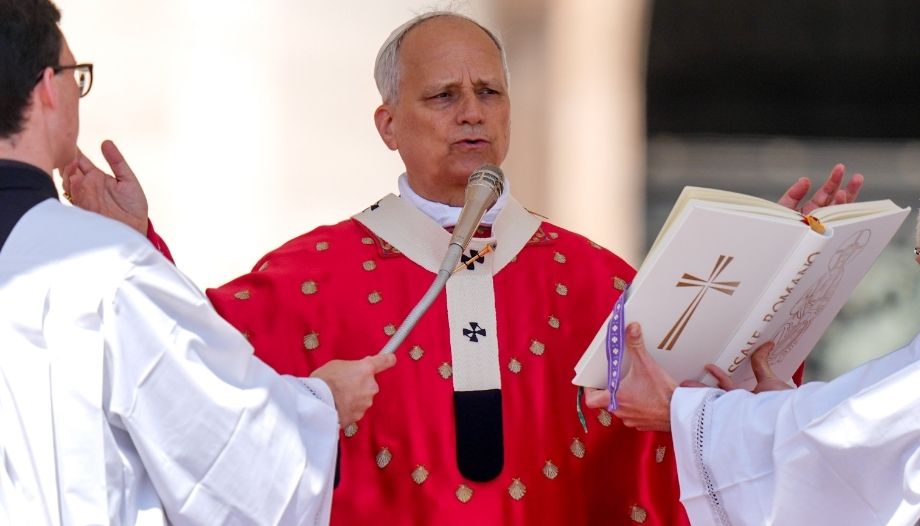 El Papa suplica al Espíritu Santo la paz, “ante todo en los corazones”