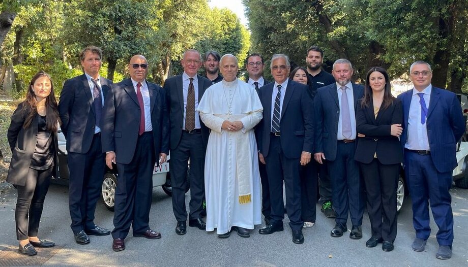 El Papa León XVI llega a Castel Gandolfo