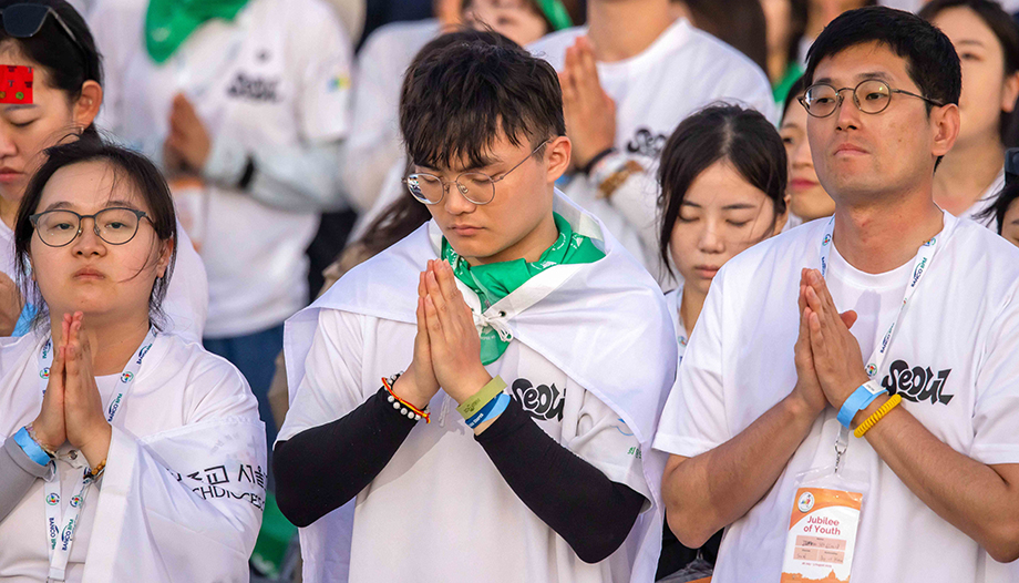 pray