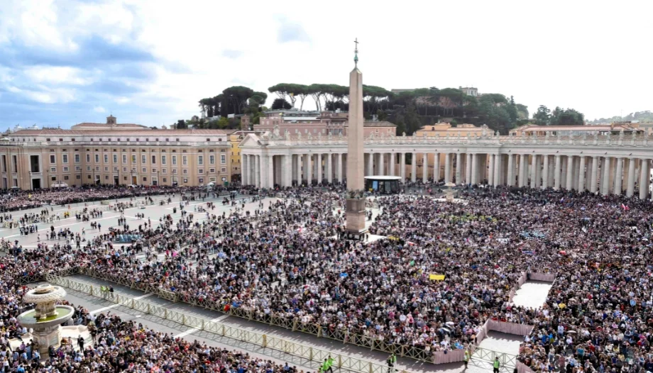 Vaticano angelus papa leone