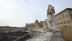 Angelus in Piazza San Pietro il 16 novembre.