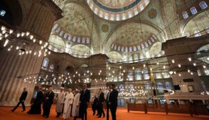 Pope Leo visits the Blue Mosque