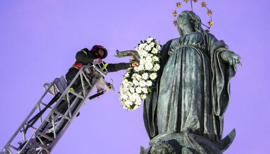 Statue of the Immaculate Conception in Rome