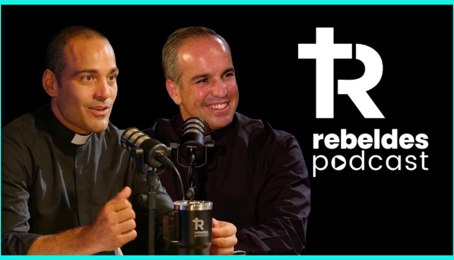 Portada de Rebeldes Podcast.