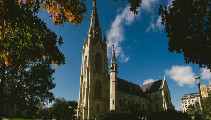 6 reasons a professor leaves Notre Dame