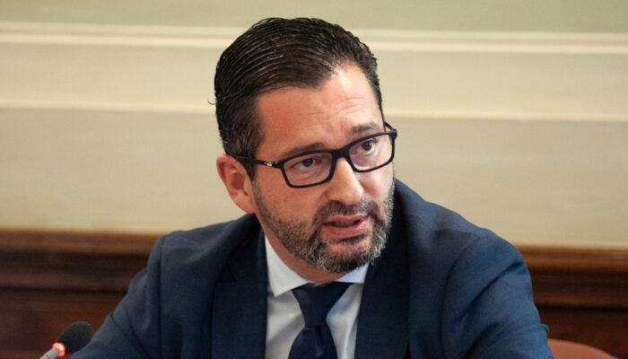 Santiago Portas: "È possibile esercitare l'autorità senza perdere l'umanità"."