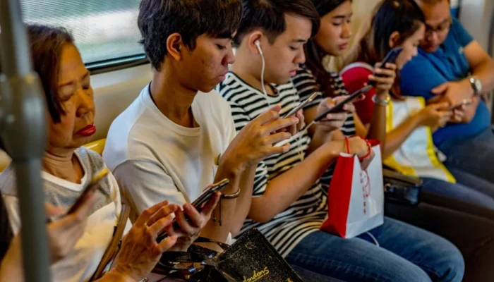 5 ideas to protect the home between screens and raise holy families