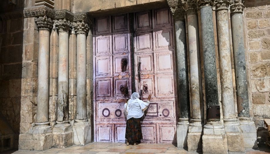 Santo Sepulcro Church, closed.