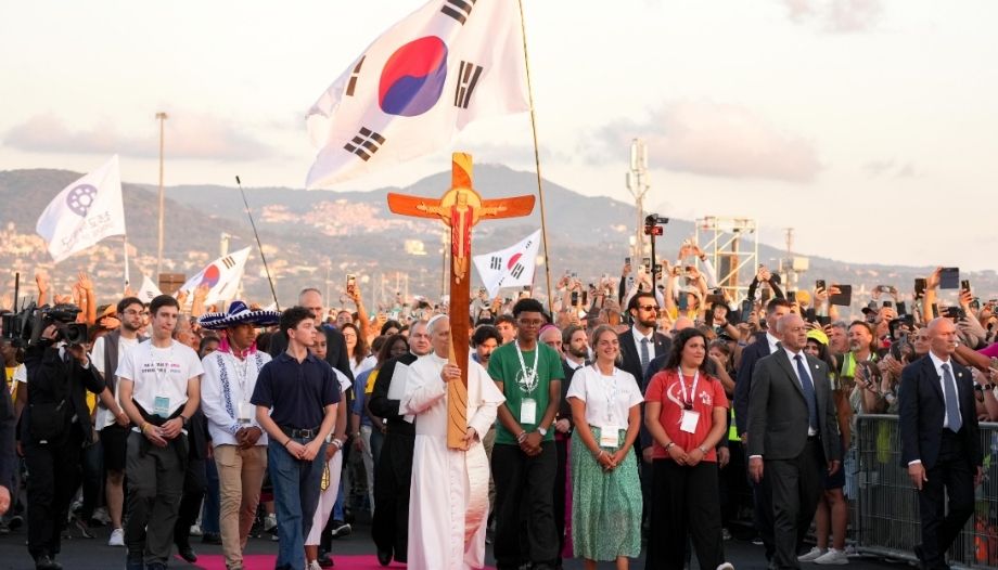Pope at the Youth Jubilee in Tor Vergata.