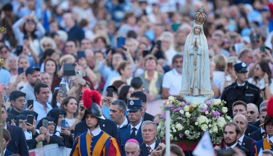 Image of Our Lady of Fatima in St. Peter's Square at the Vatican.