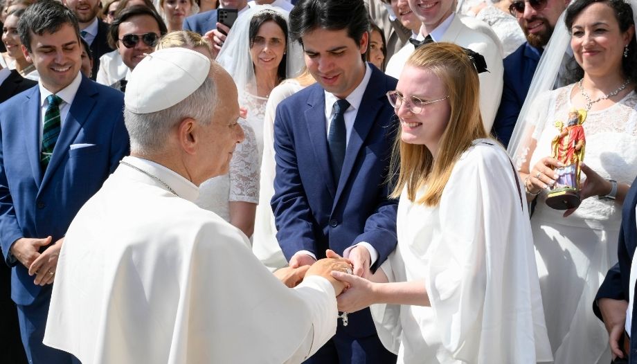 The Pope with Newlyweds