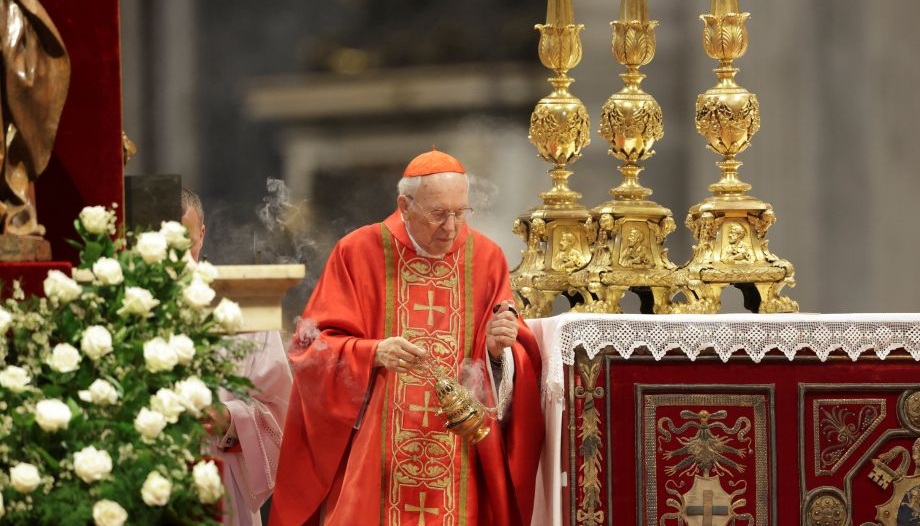 León XIV elogia al cardenal Re por su amor a la Iglesia y al Papa