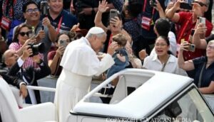 Papa Audiencia con niño.